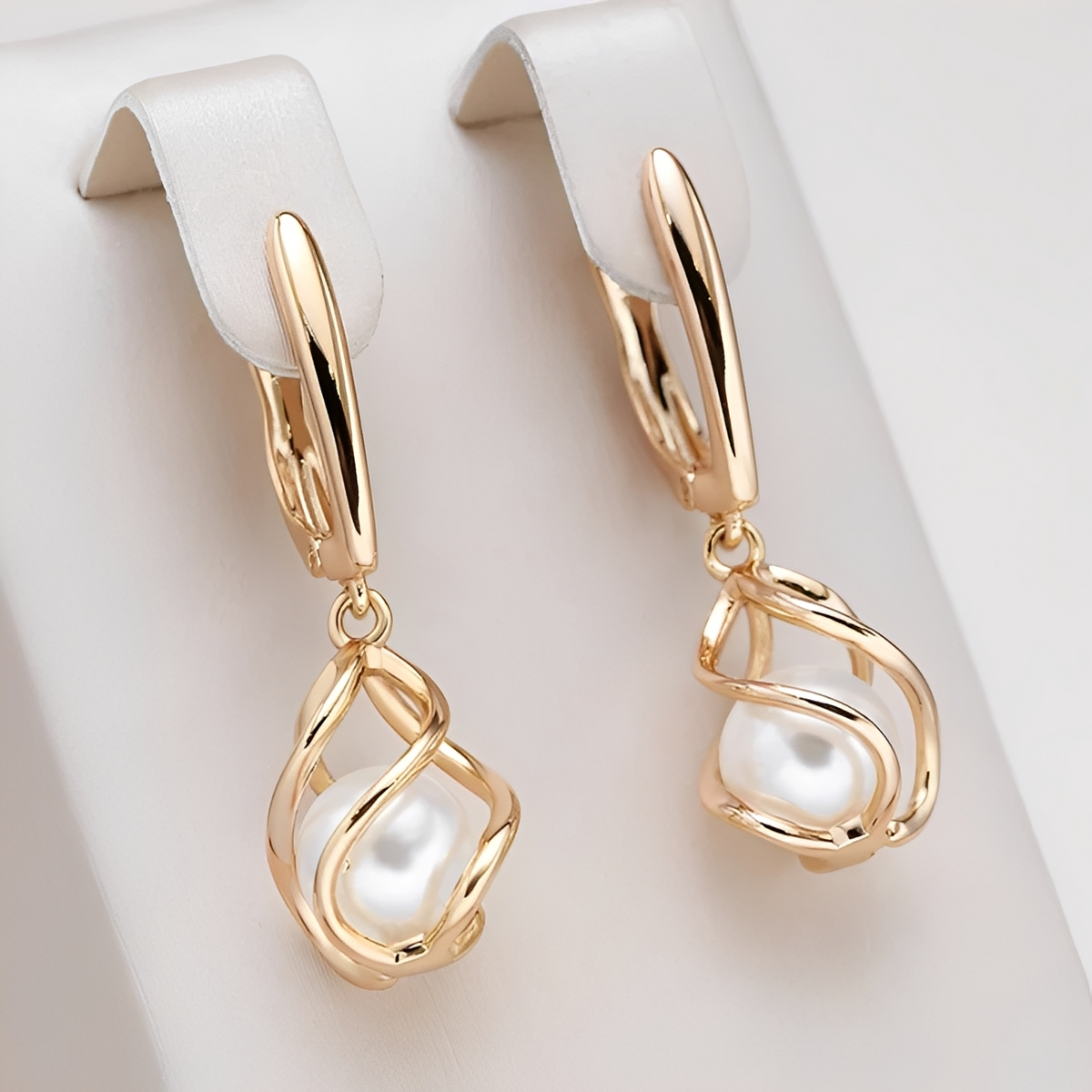 Elena – Elegant Pearl Earrings in Gold