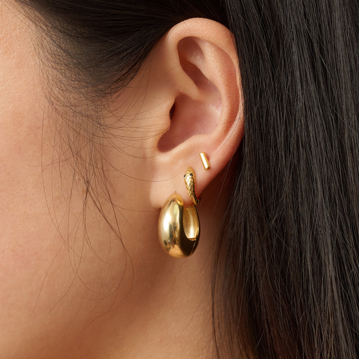 Iseul - Wide Huggie Hoop Earrings