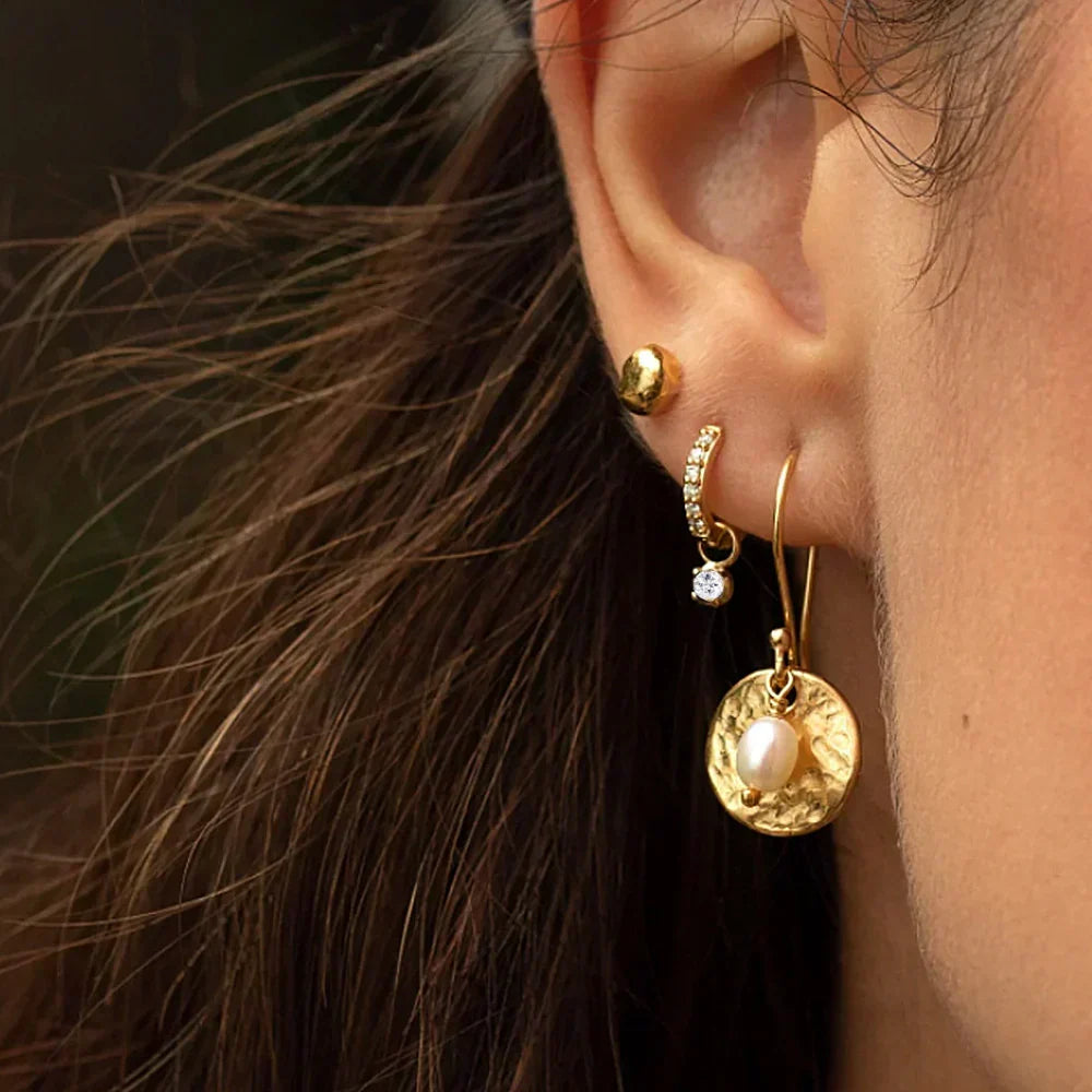 Celestine – Graceful Hanging Earrings