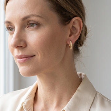 Sophie – Earrings Crafted from Gold and Gemstones