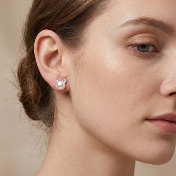 Nori – Earrings featuring chatons and pearls crafted from silver