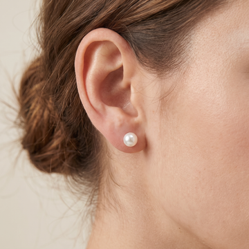 Lucia - Medium Classic Pearl Earrings