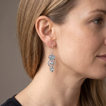 Cassie – Vintage Earrings Featuring Moonstone