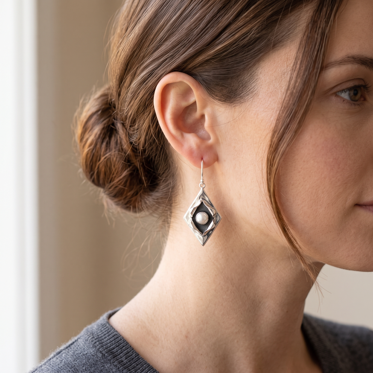 Nova – Vintage Earrings Featuring Pearls & Elegant Silver