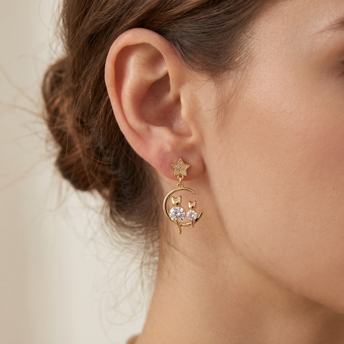 Yvie – Sophisticated Kitten Earrings