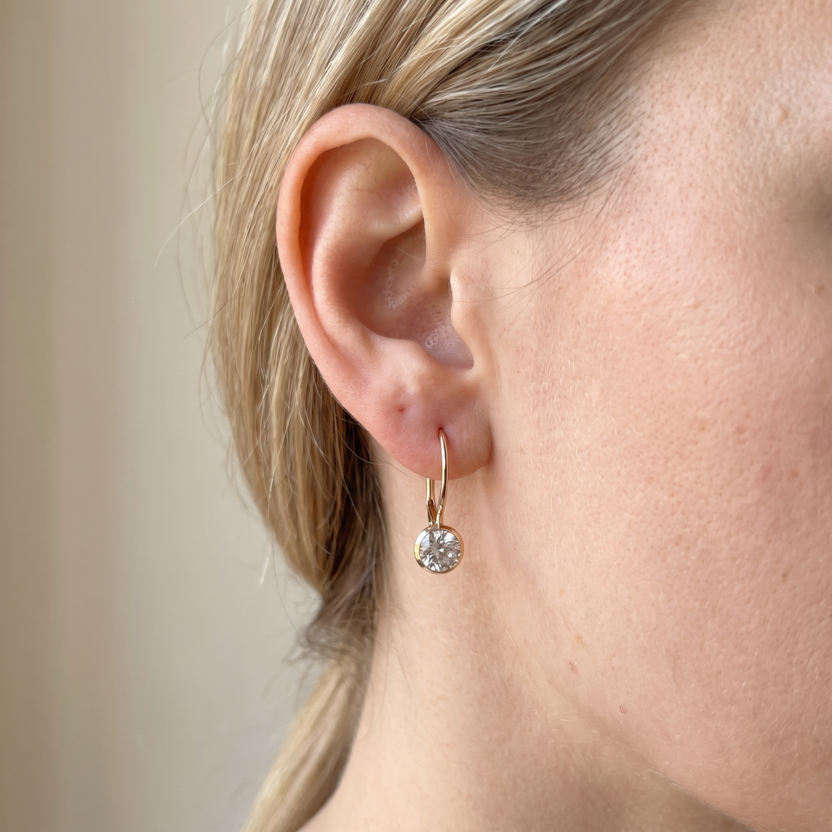 Iris – Vintage Earrings Featuring Crystals