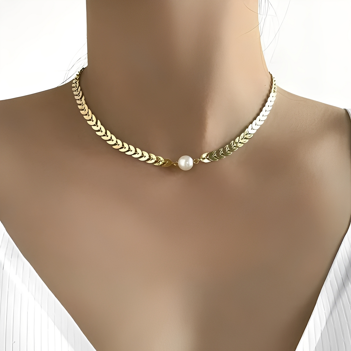 Aria – Roman Necklace in Gold & Elegant Pearl