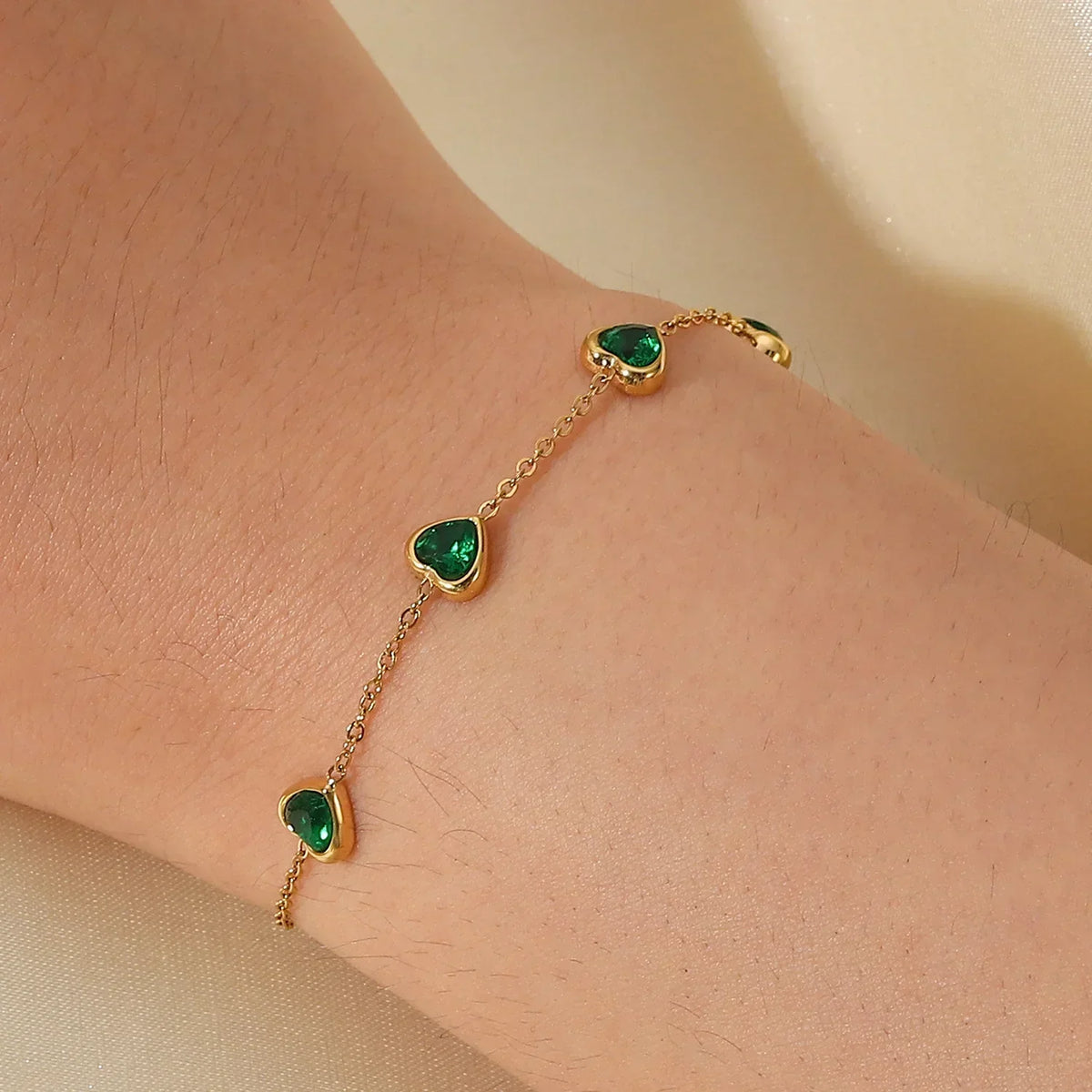 Miyu – Timeless Heart Bracelet