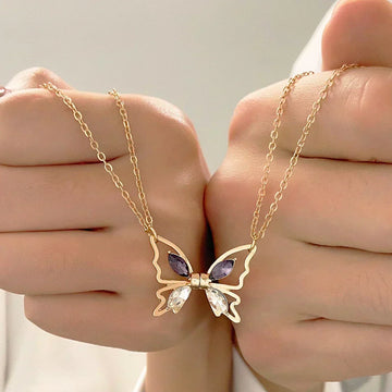 April – Magnetic Butterfly Necklace in Gold