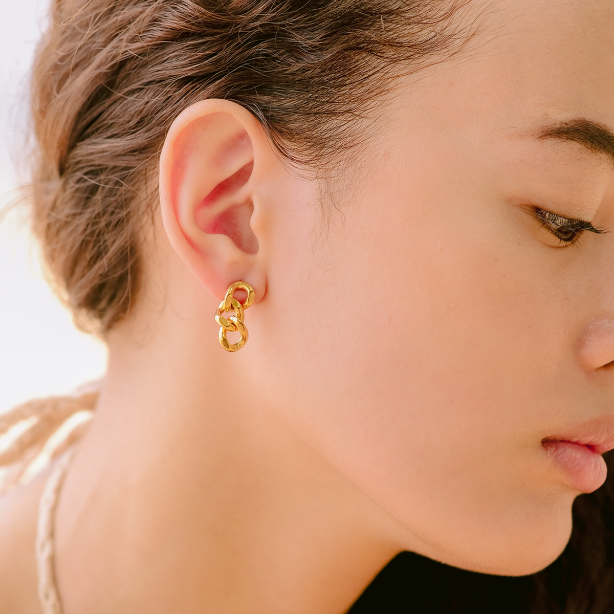 Lee - Earrings featuring Chain Design in Gold
