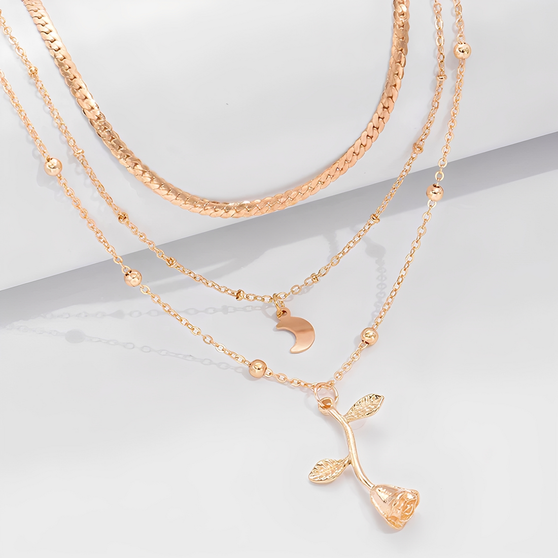 Sylvia – Pendant necklace in pink & gold moon