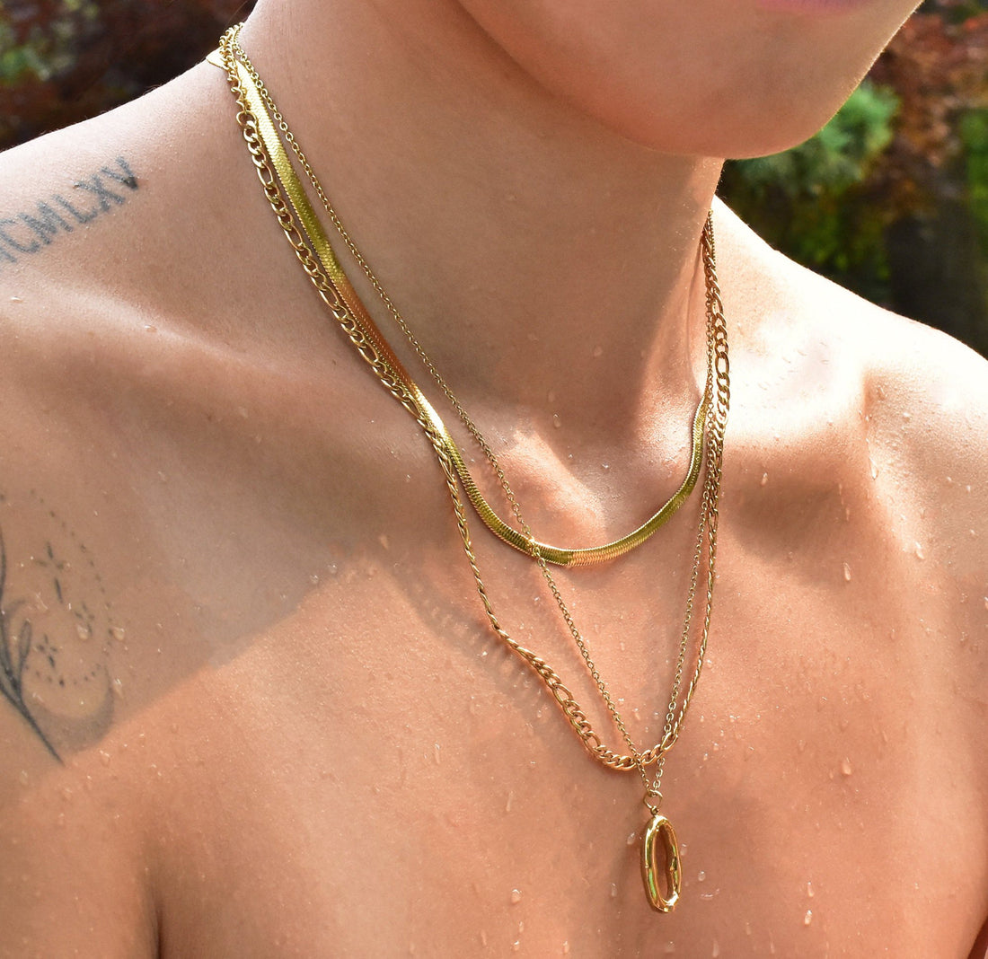 Lucienne - Stylish Gold Necklace in Snake Style