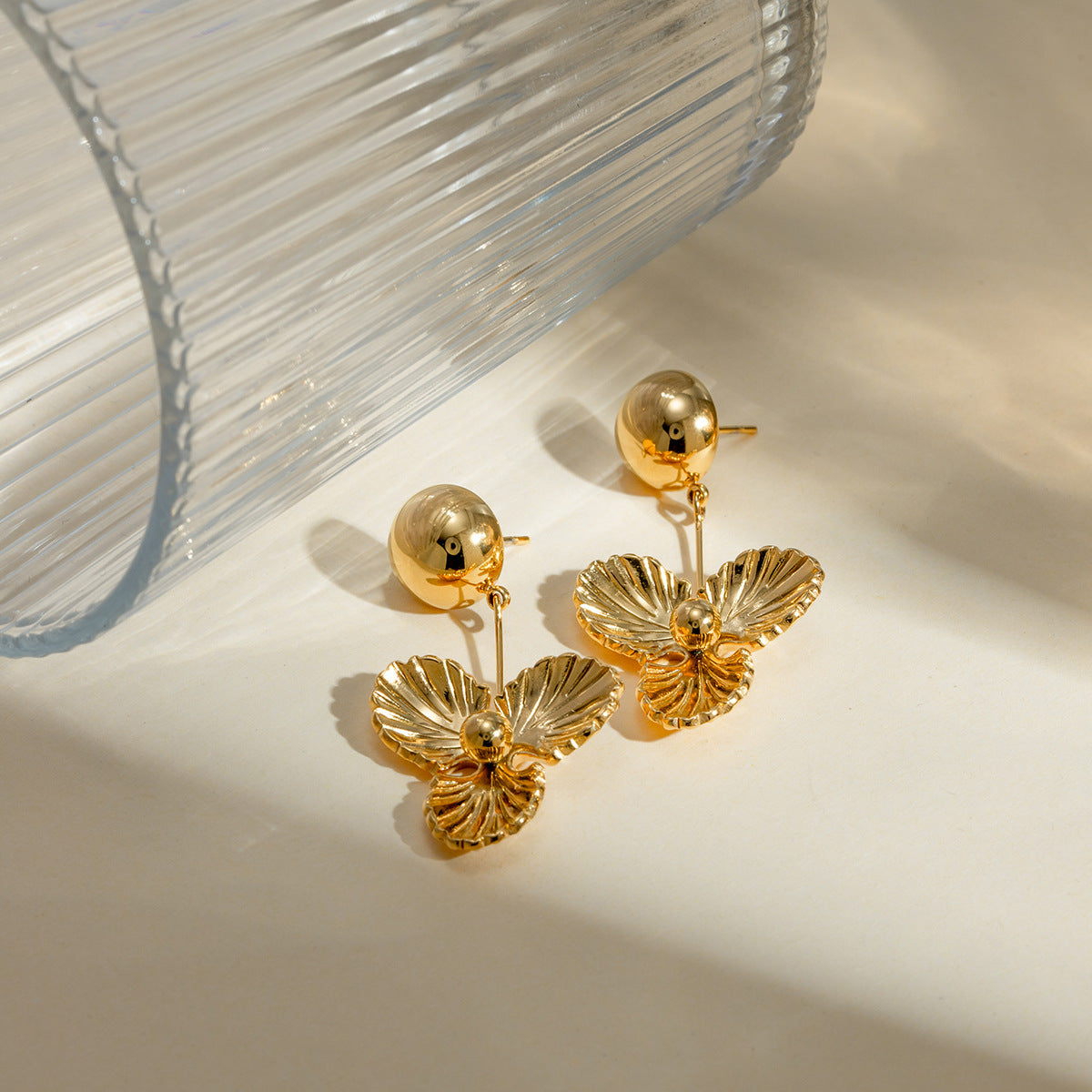 Brianna – Pansy Golden Earrings