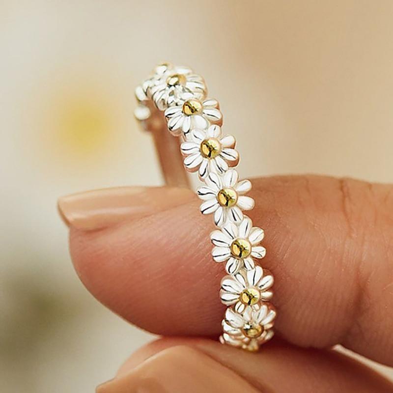 Flavia – Adjustable Daisy Ring crafted from Enamelled Silver