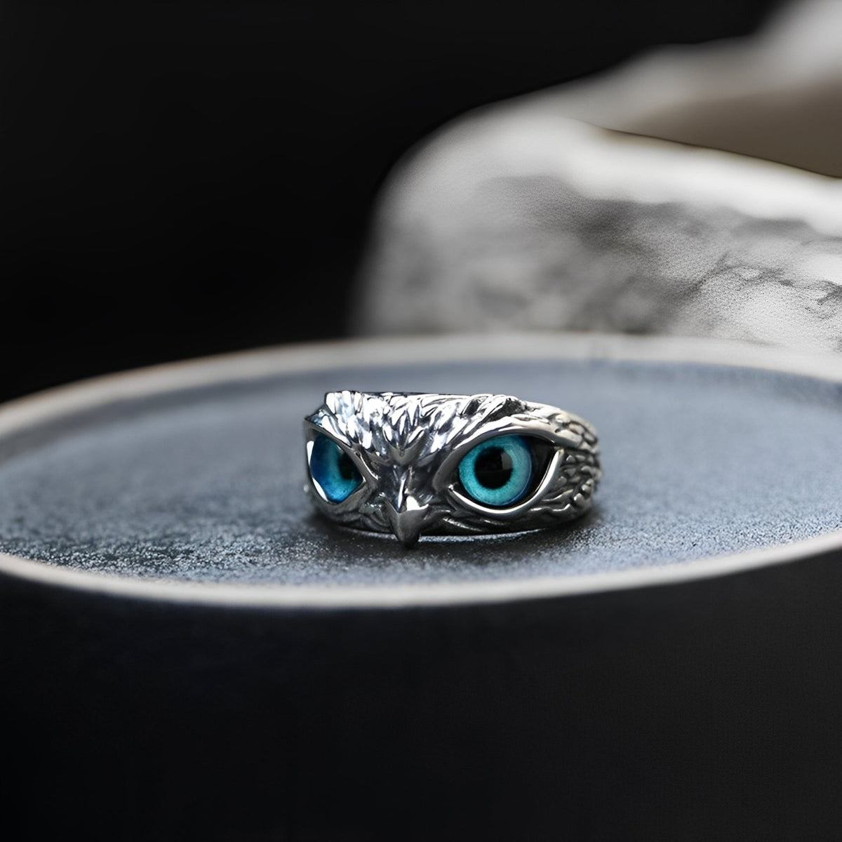 Niva – Adjustable Lucky Charm Ring in Silver and Opal