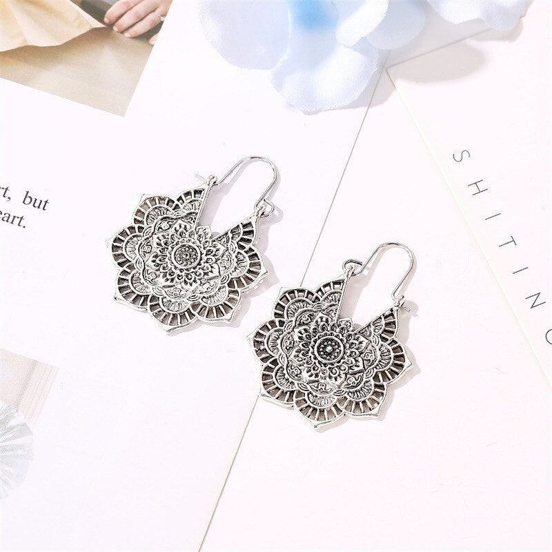 Sanya – Earrings mandala of the lotus flower