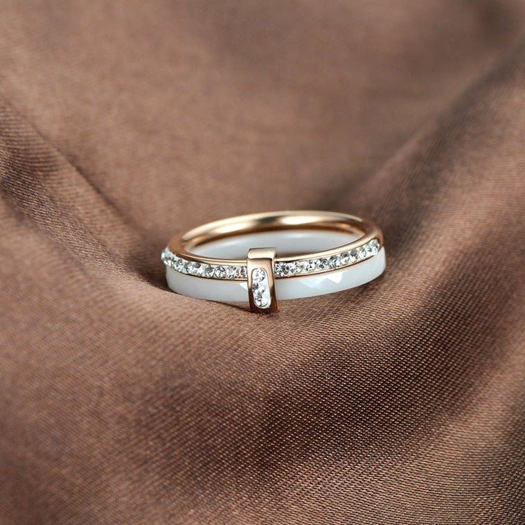 Cerelia – Elegant Ceramic Ring with Zirconia