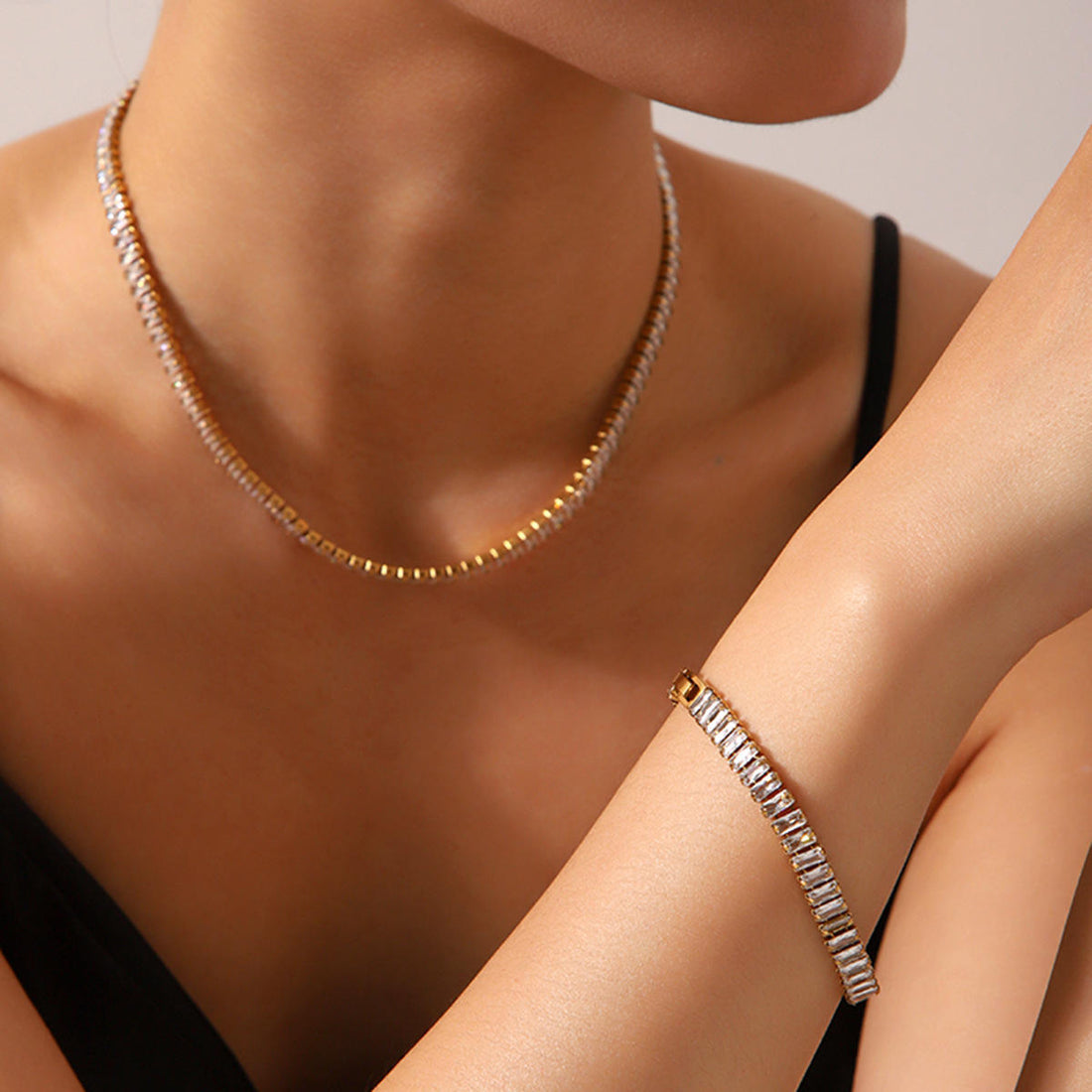 Nancy – Necklace Fully Set with Zircons