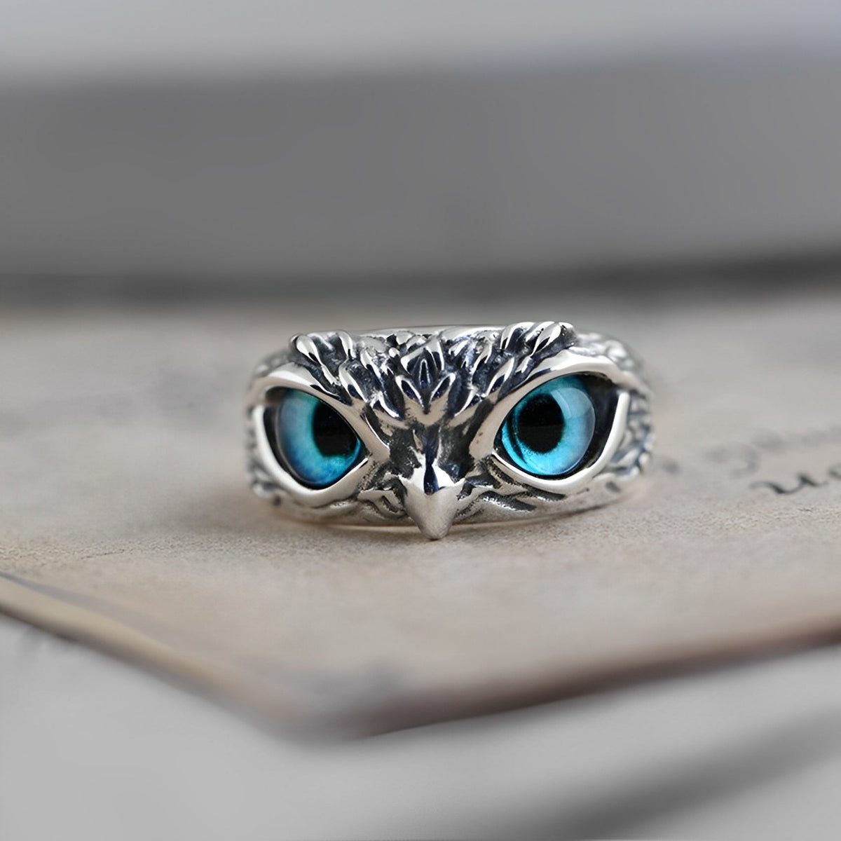 Niva – Adjustable Lucky Charm Ring in Silver and Opal