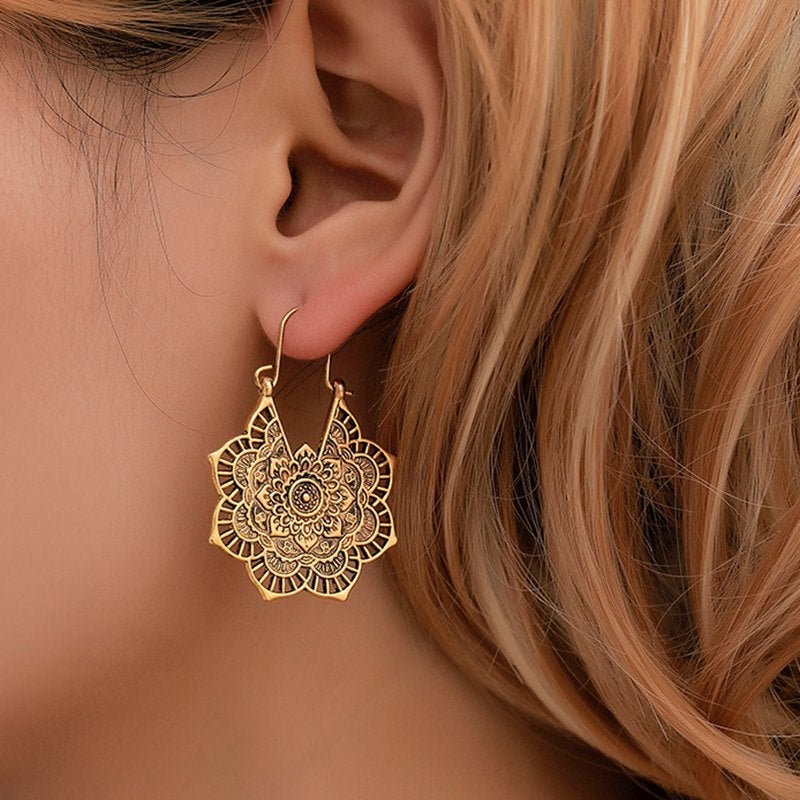 Sanya – Earrings mandala of the lotus flower