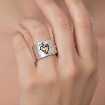 Alina – Vintage Heart Ring
