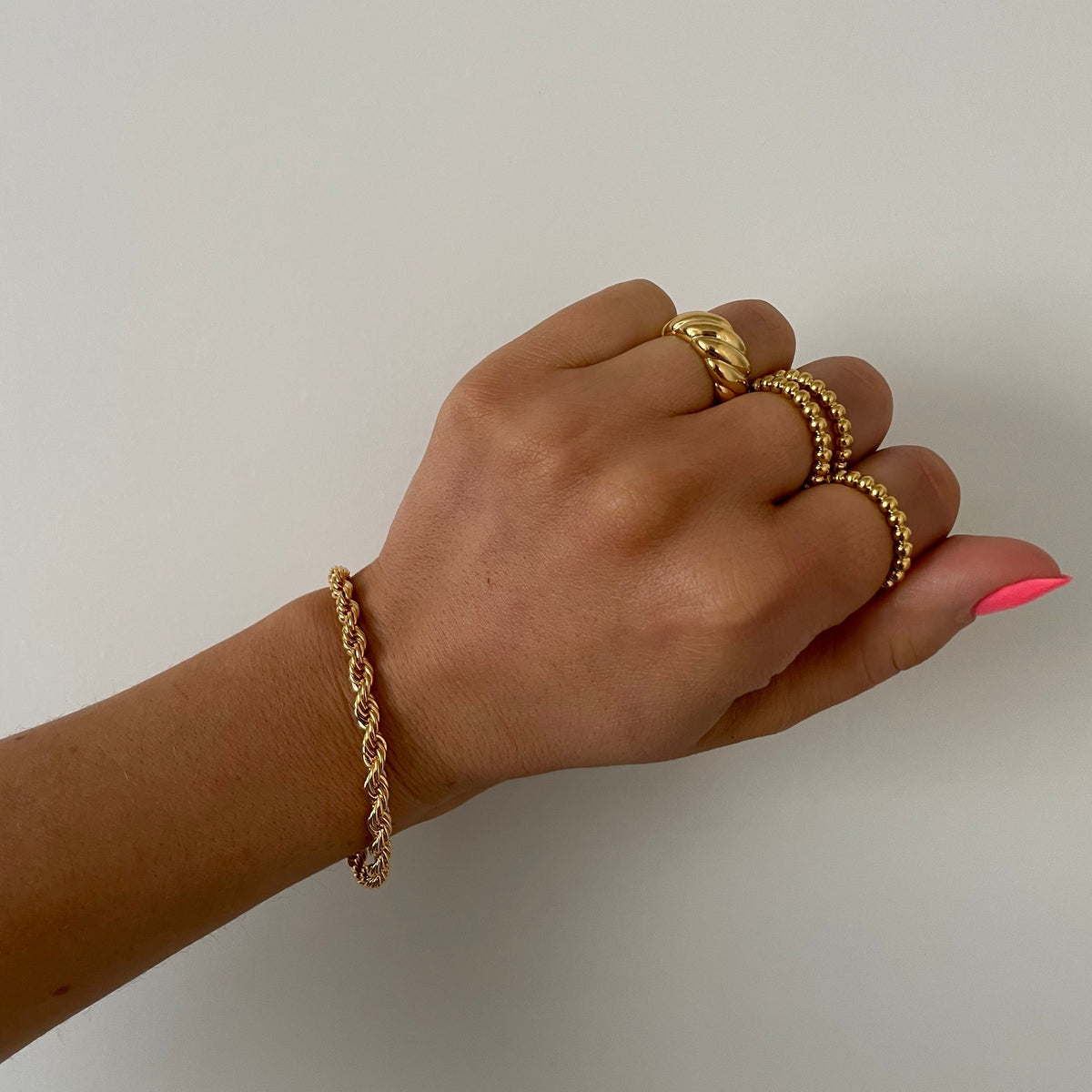 Mila – Twisted Bracelet in Durable Metal