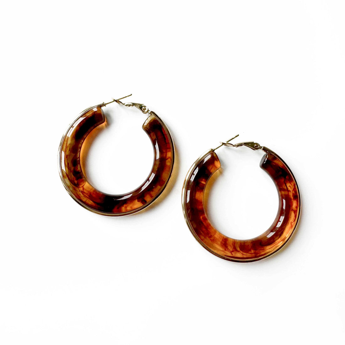 Oreilia – Hoop earrings with tortoiseshell appearance