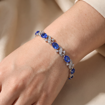 Carol – Elegant Gold Bracelet