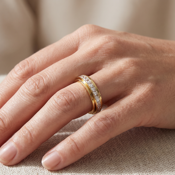 Alessia – Rotating Fidget Ring with Crystal Highlight