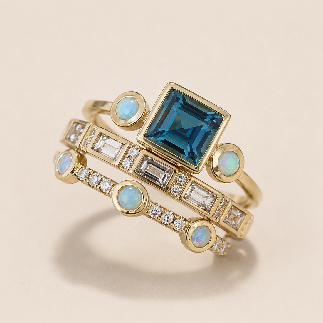 Lina – Vintage Ring with Blue Gemstone
