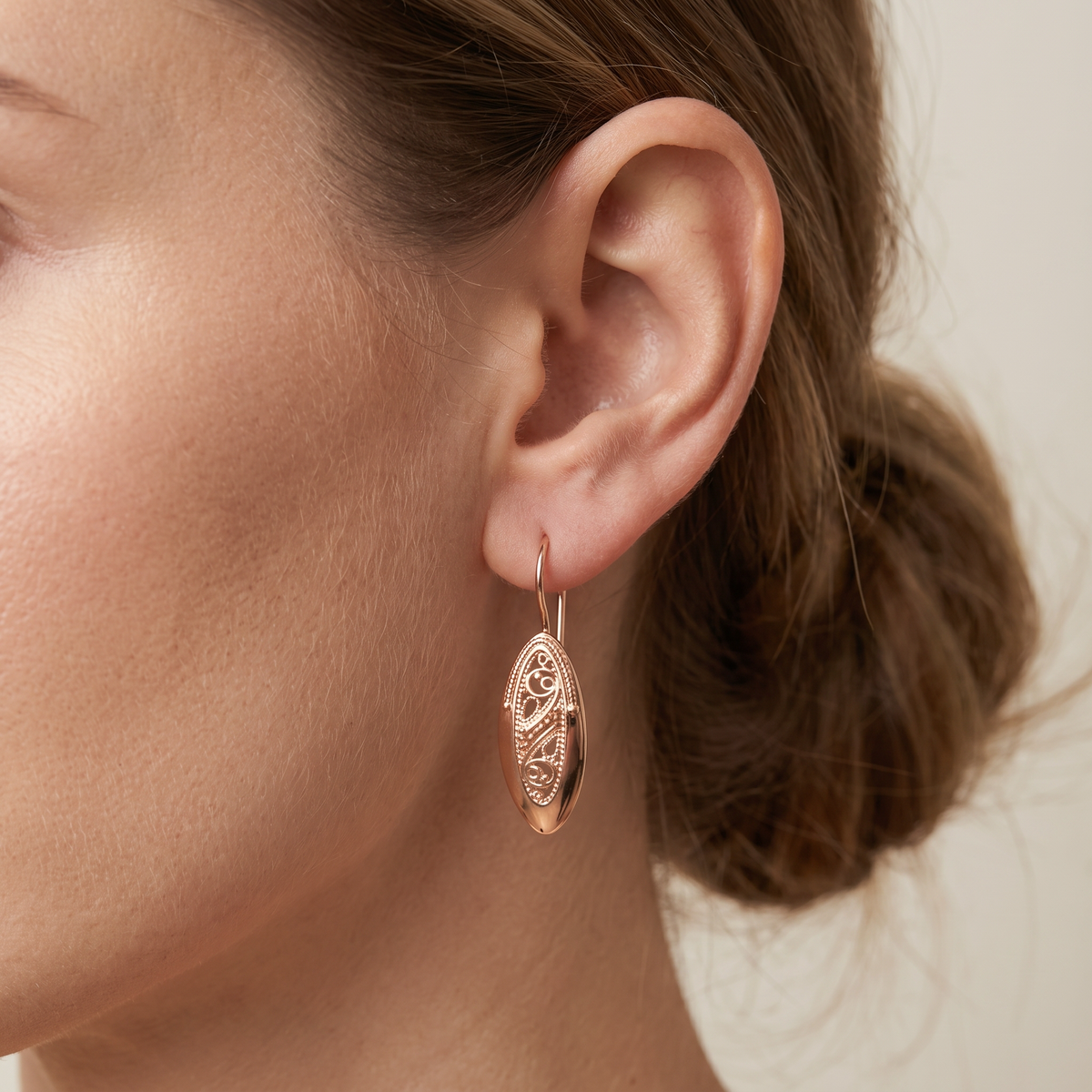 Salma – Chic Hollow Earrings