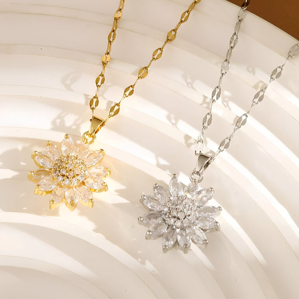 Anaya – Zigzag radiant sunflower necklace