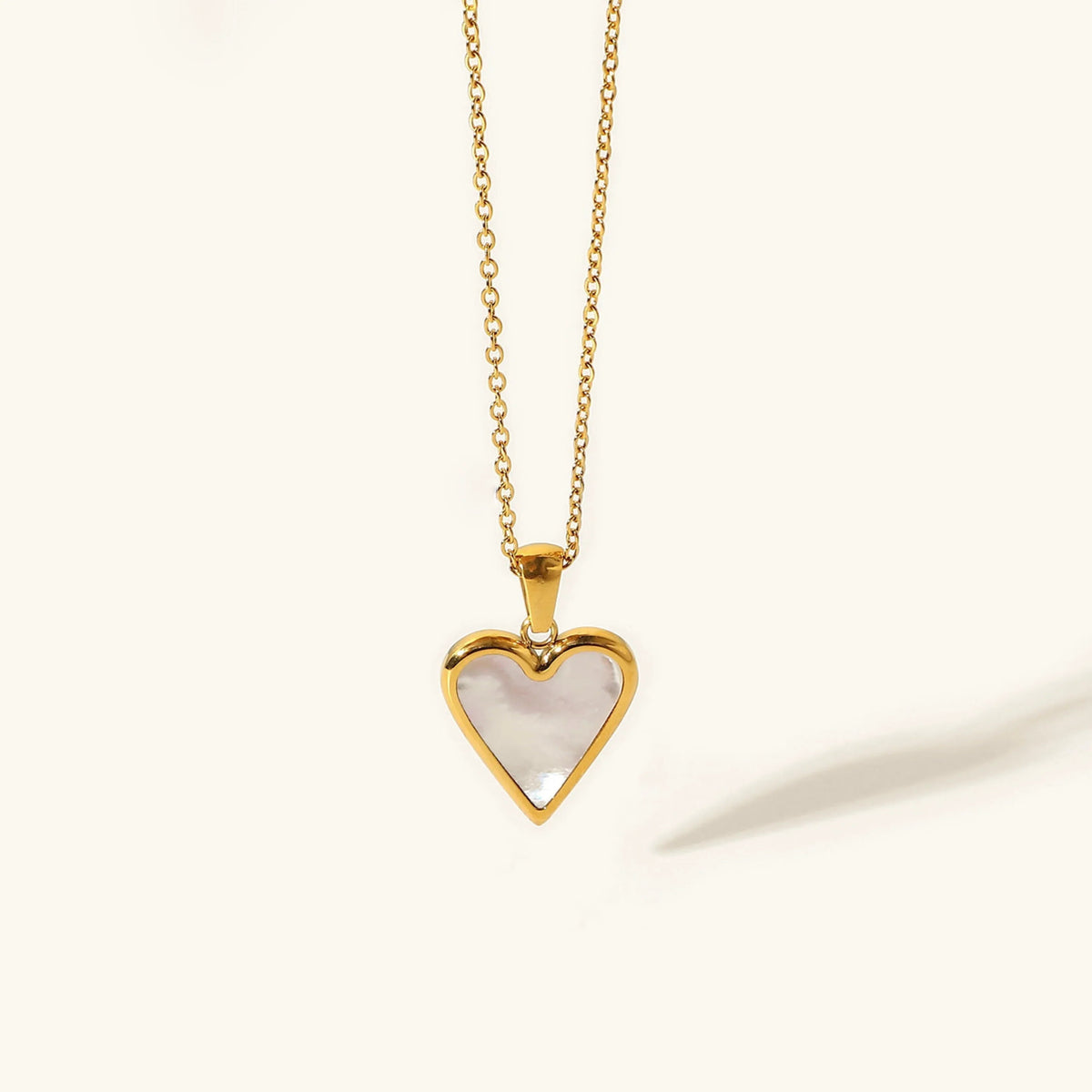 Blythe – Elegant Heart Necklace
