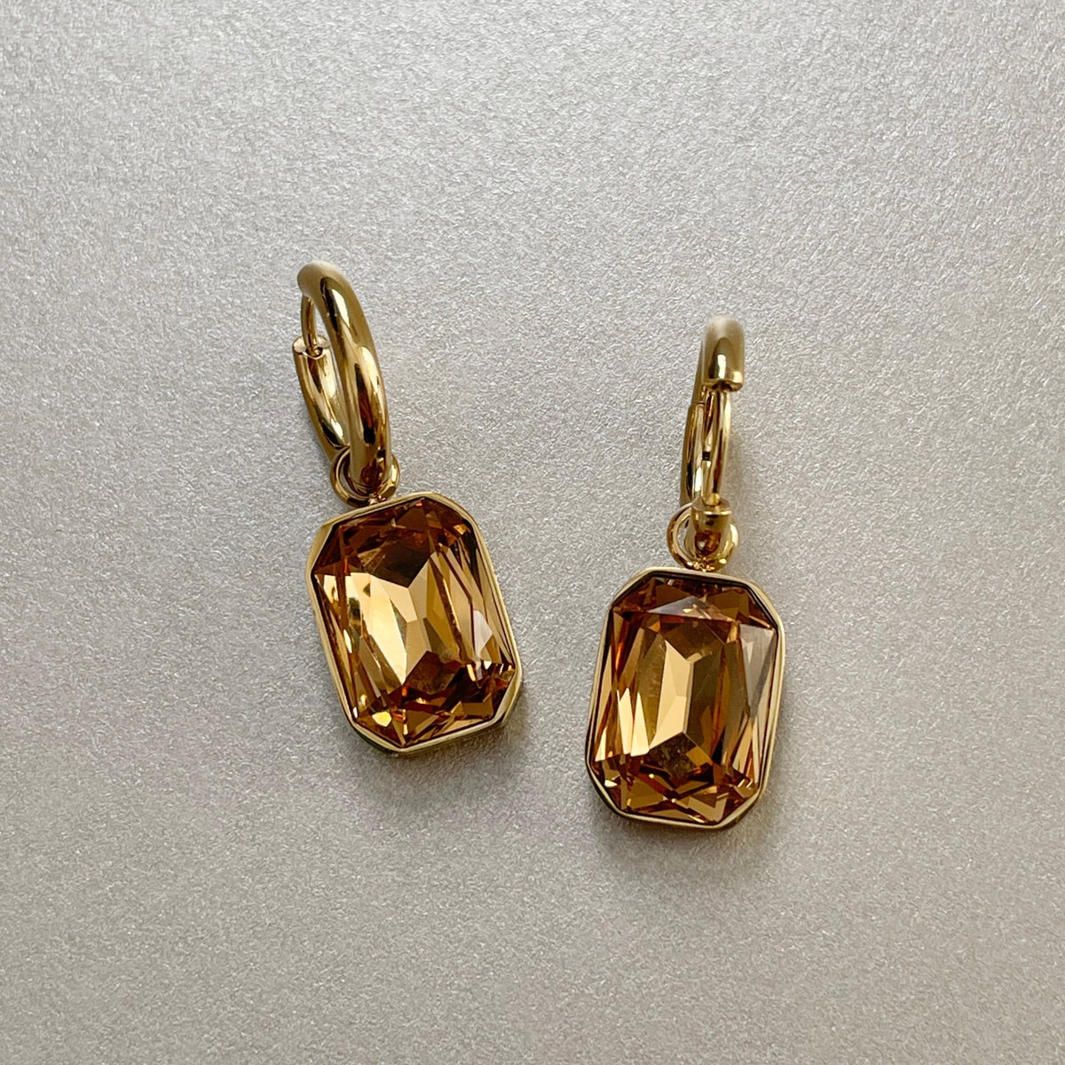 Neri – Gold-Plated Earrings featuring Amber
