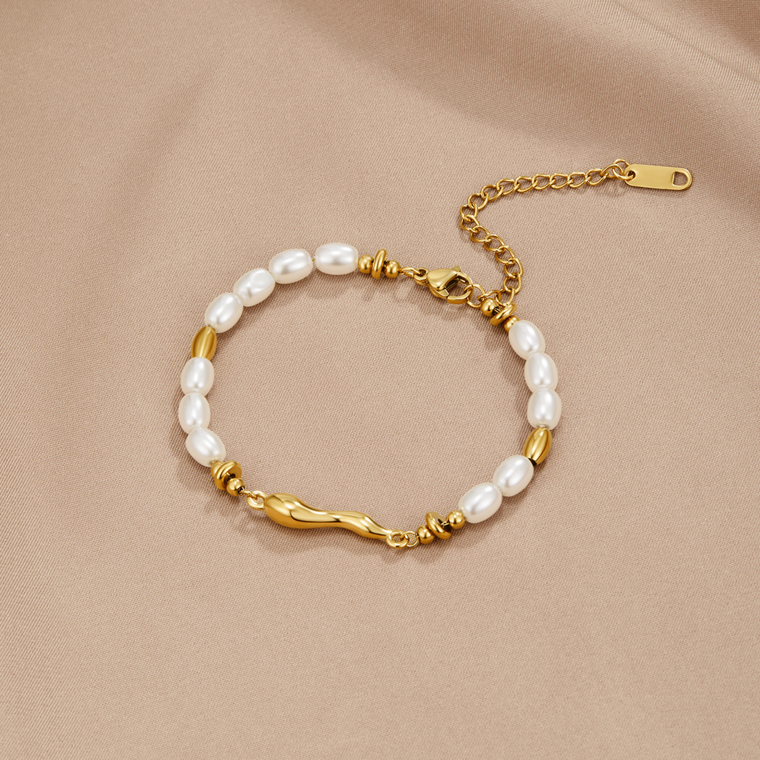 Lovina – Bracelet Featuring Pearls