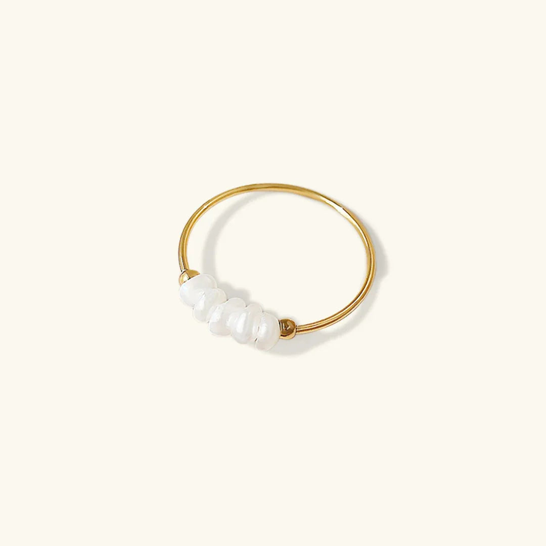 Miori – Ring Featuring Natural Pearl in Gold