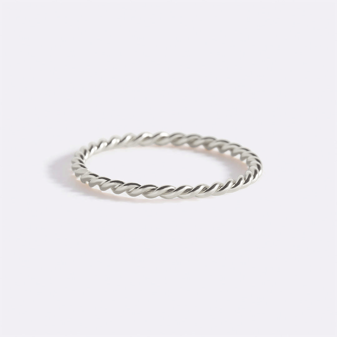 Manon – Stackable Braided Ring