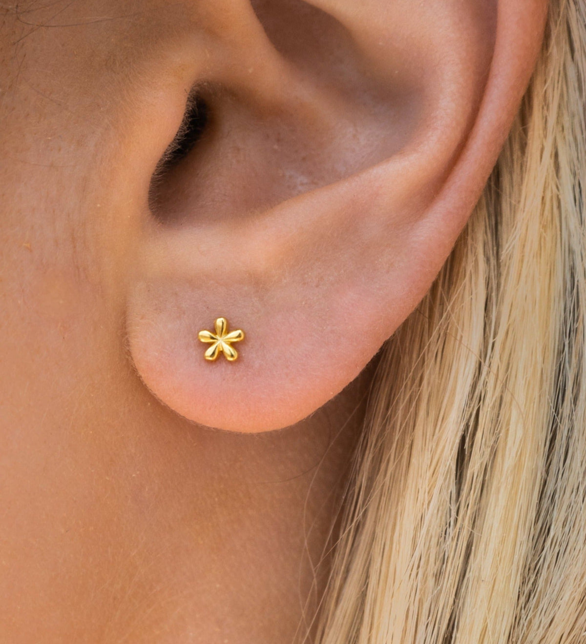 Monica - Small Flower Stud Earrings