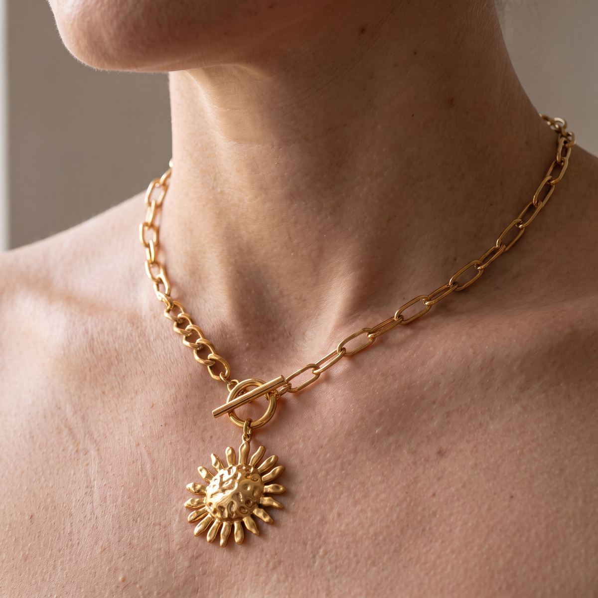 Milly – Stunning Necklace with Golden Sunflower