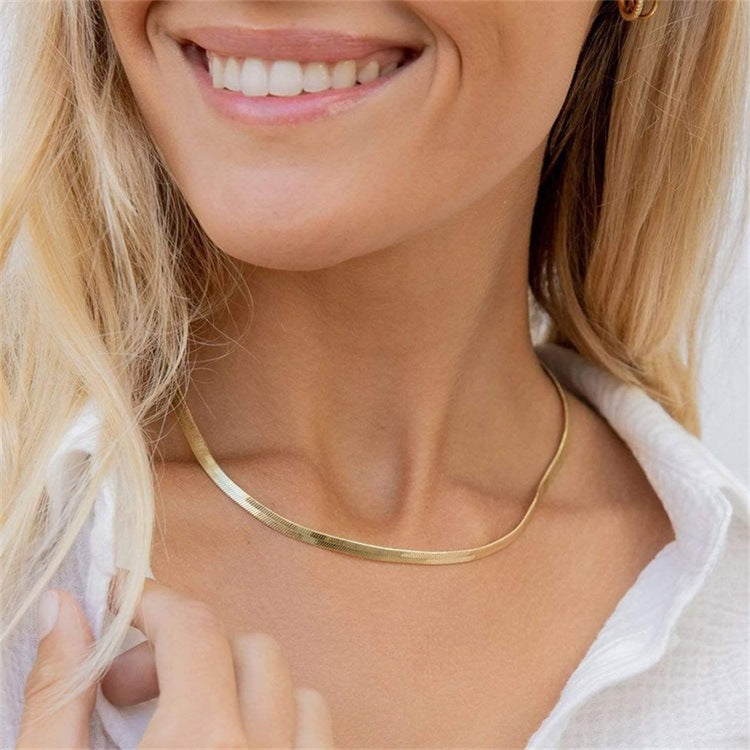 Elizabeth – Snake Chain in Gold