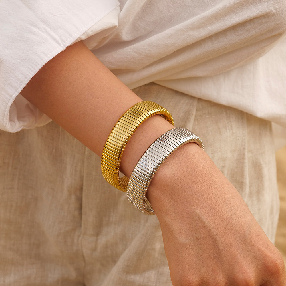 Celeste - Vertical Lines Gold Bracelet