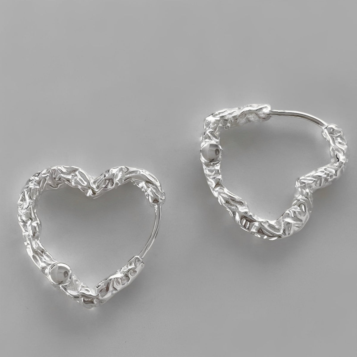 Elena – Heart-Shaped Earrings with Fine Pin Structure