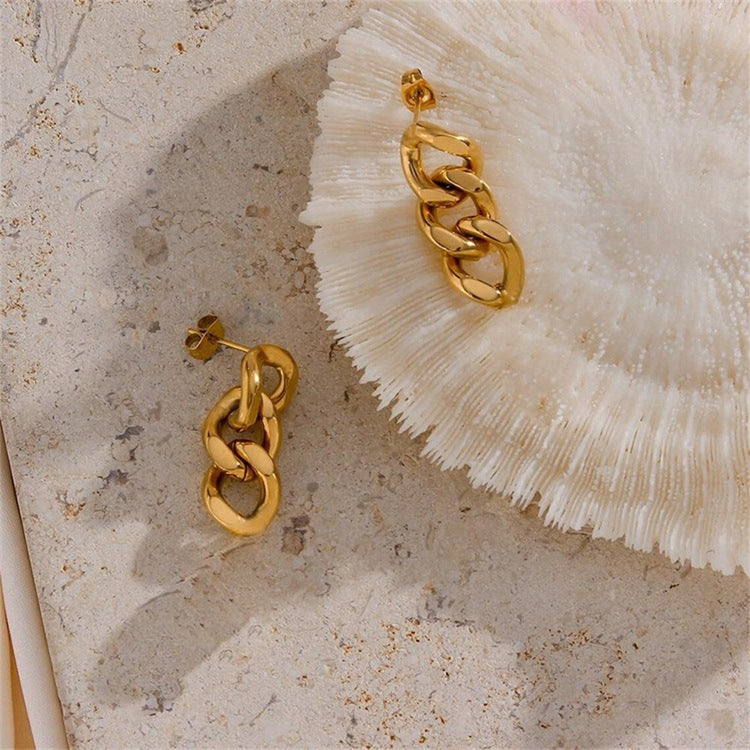 Lee - Earrings featuring Chain Design in Gold