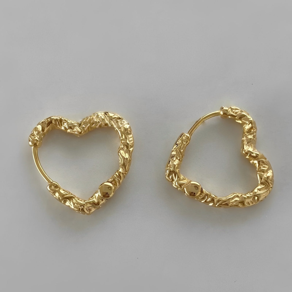 Elena – Heart-Shaped Earrings with Fine Pin Structure