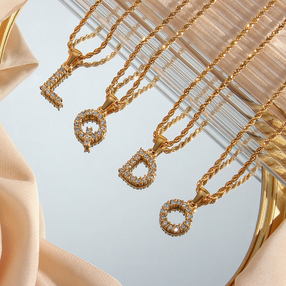 Maeve - Necklace featuring diamonds and letter initials
