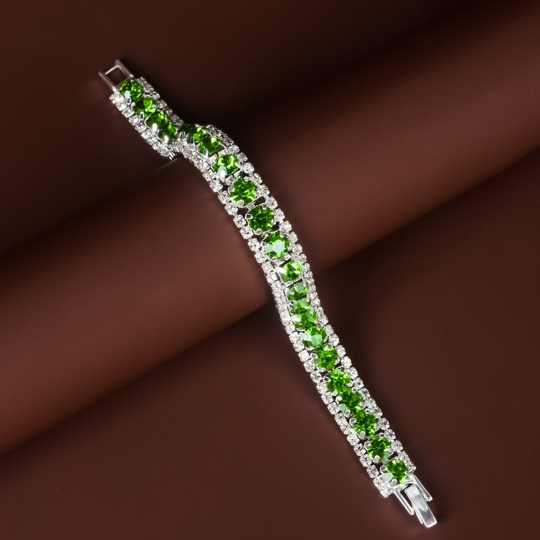 Janna – Golden Bracelet with Natural Shine