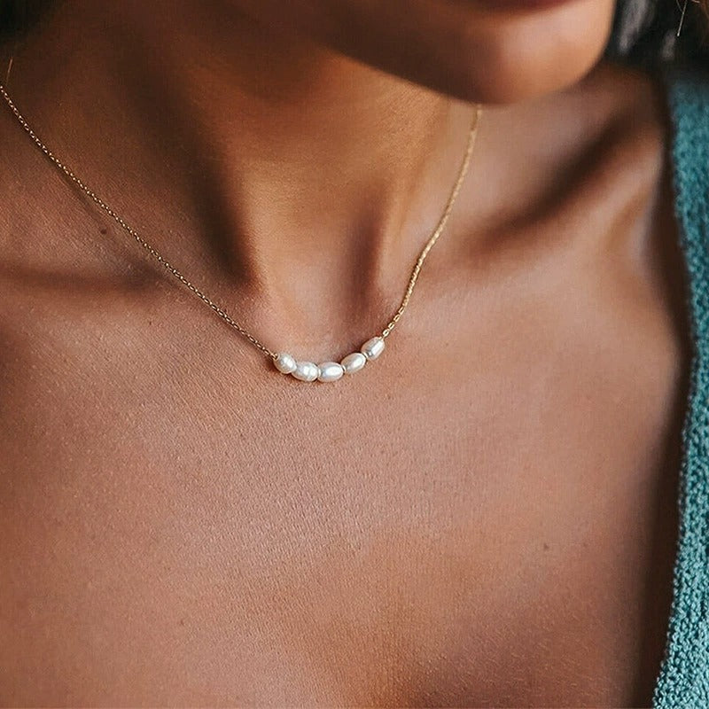 Elle – Elegant Pearl Necklace