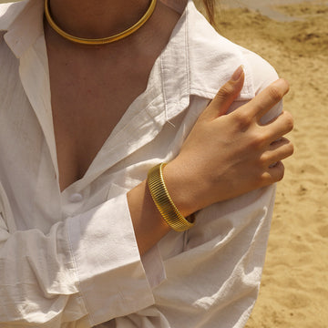 Celeste - Vertical Lines Gold Bracelet