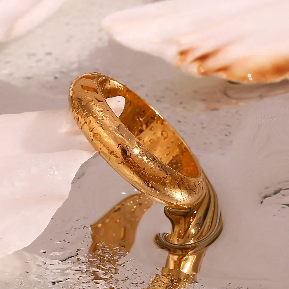 Yorina – Modern gold ring