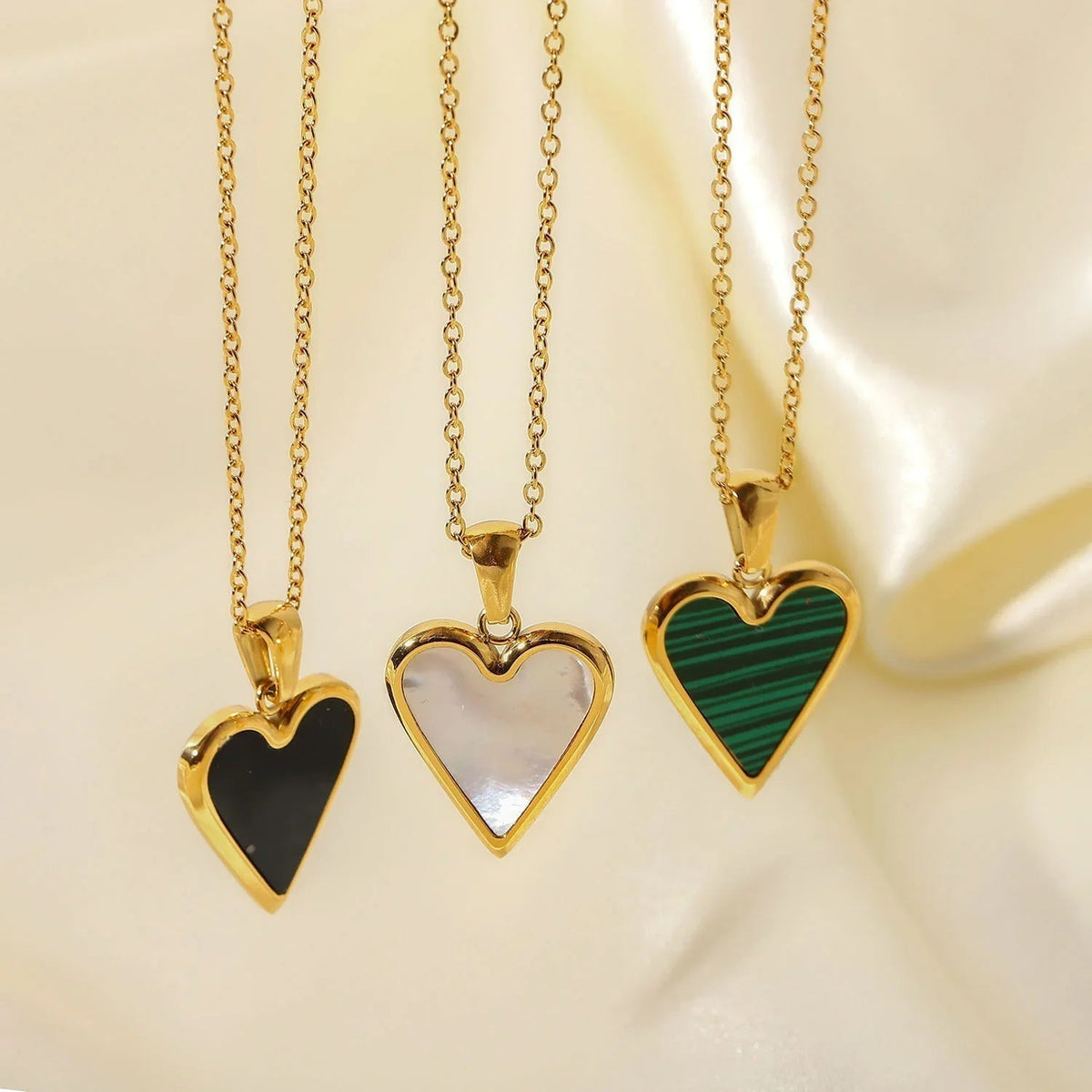 Blythe – Elegant Heart Necklace